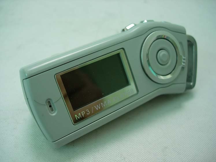 MP3 PLAYER - FCC ID QDMT10 - DREAMUS COMPANY (2)