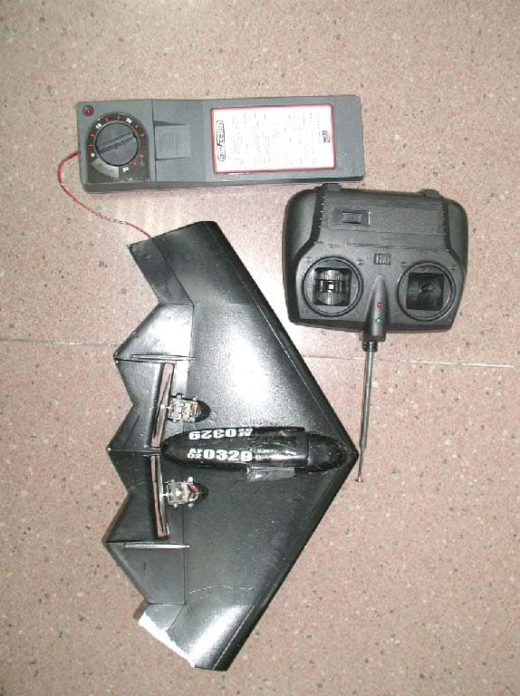 Remote control toy, STEALTH (B2) - FCC ID QE813251 - Interactive Toy Concepts Limited