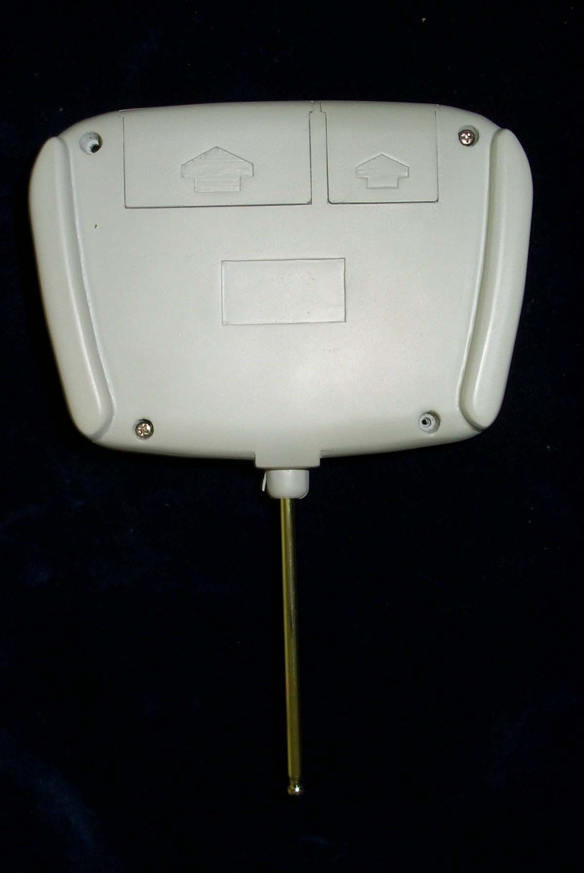Remote Control Helicopter/Airplane Transmitter - FCC ID QE8403XX - Interactive Toy Concepts Limited (2)