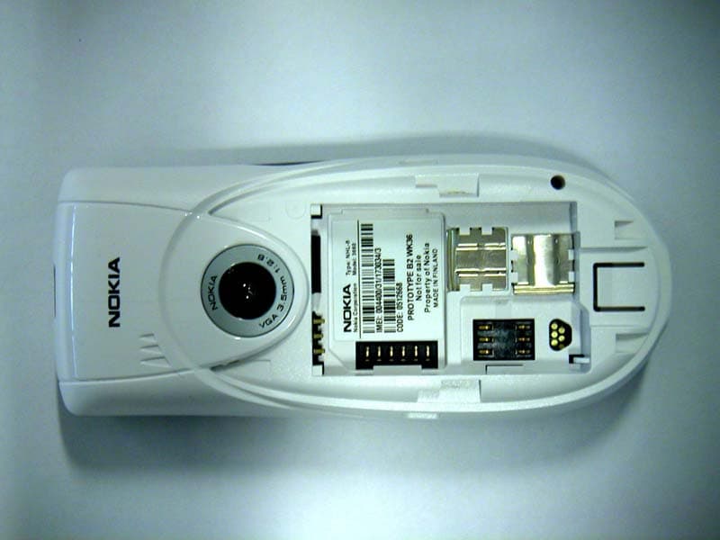 Tri band GSM tranceiver with Bluetooth - FCC ID QFXNHL-8X - Microsoft Corporation