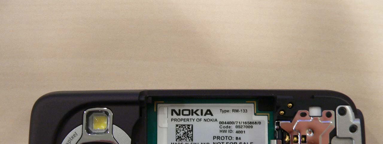 GSM850/900/1800/1900/UMTS2100 w BT - FCC ID QFXRM-133 - Microsoft Corporation (2)