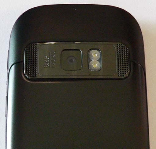 GSM/WCDMA cellular telephone with BT, WLAN, FM Tx and RFID - FCC ID QFXRM-675 - Microsoft Corporation