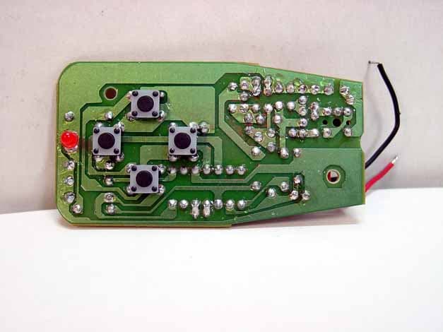26.96-27.28 MHz Wireless R/CTX - FCC ID QG33335T27 - Planet Toys Worldwide Limited