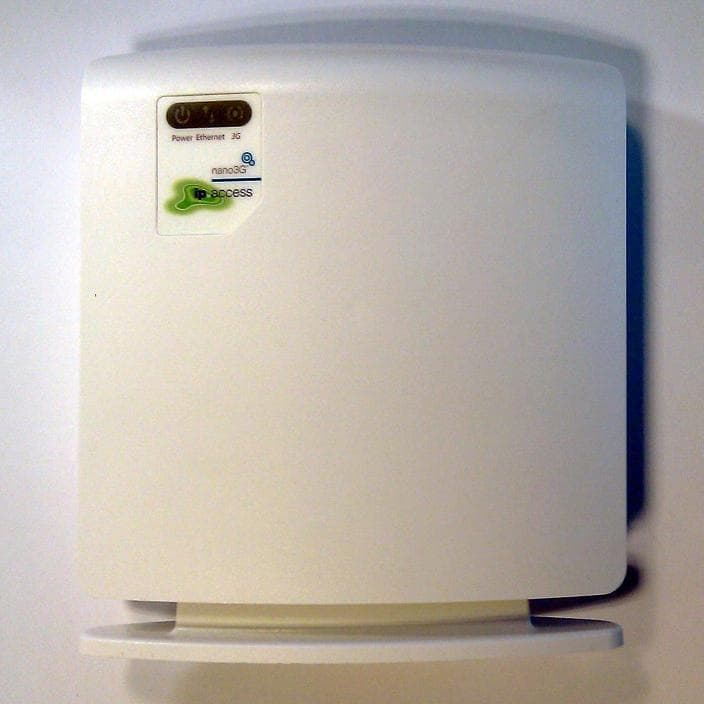 16 user 3G Access Point operating in Bands 2 & 5 - FCC ID QGGIPA243B - Mavenir IPA UK Ltd (2)