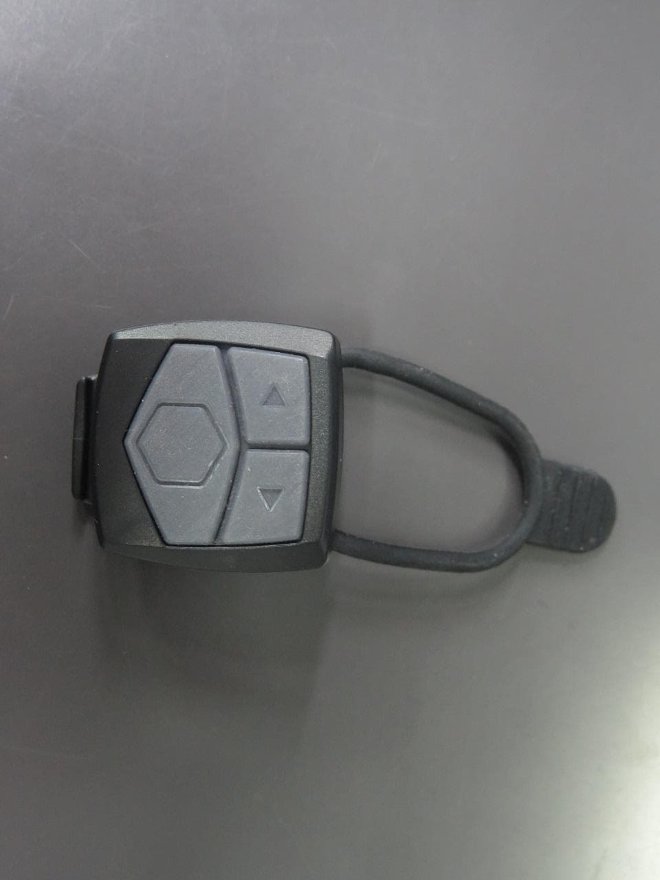 Turn signal light remote unit - FCC ID QH67115952RV2 - Bell Sports Inc. (4)