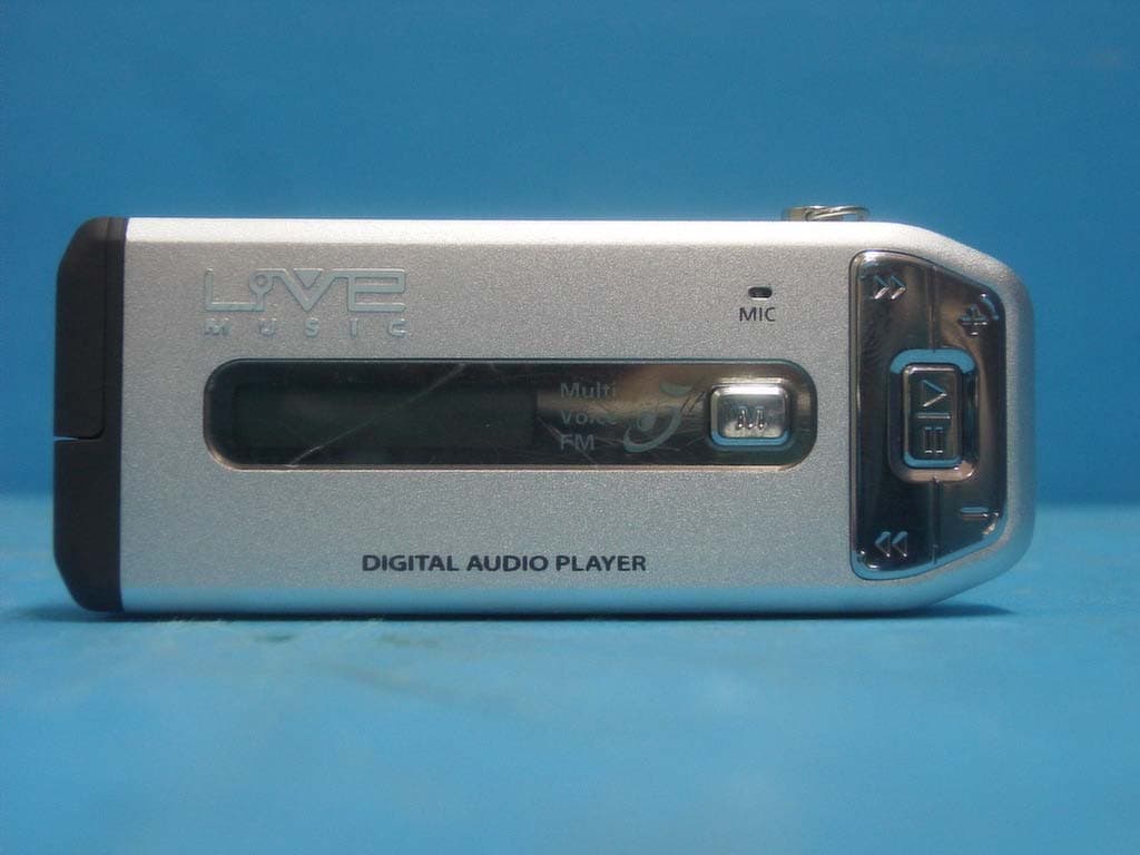 MP3 Player - FCC ID QHBCAB200MT - CM Tech Co., Ltd. (2)
