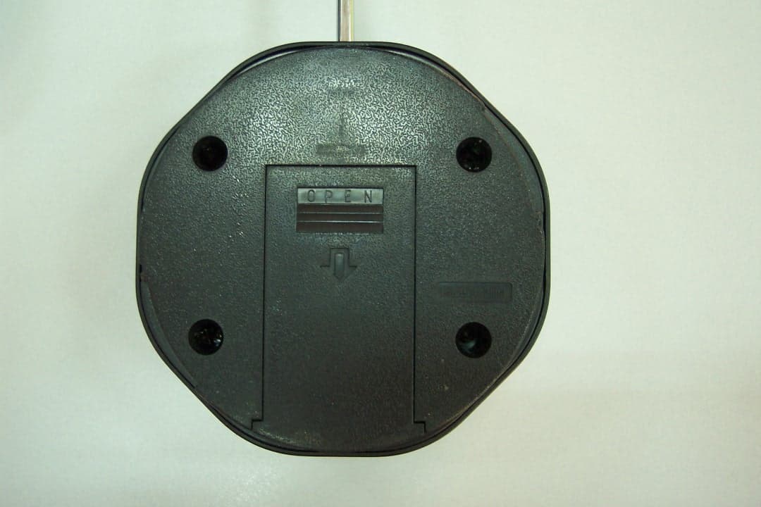 27MHz Radio Transmitter - FCC ID QI7RCFF27B03 - Uni-Fortune Toys Ind Ltd