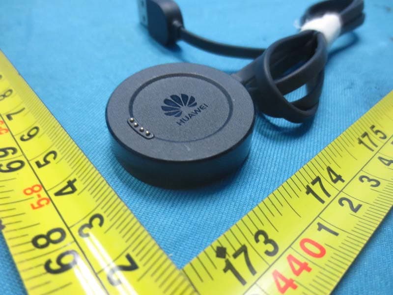 Smart wrist band that integrates functions of sport assistant and sleep monitoring It supports Bluetooth 4.0 - FCC ID QISB0 - Huawei Technologies Co.,Ltd