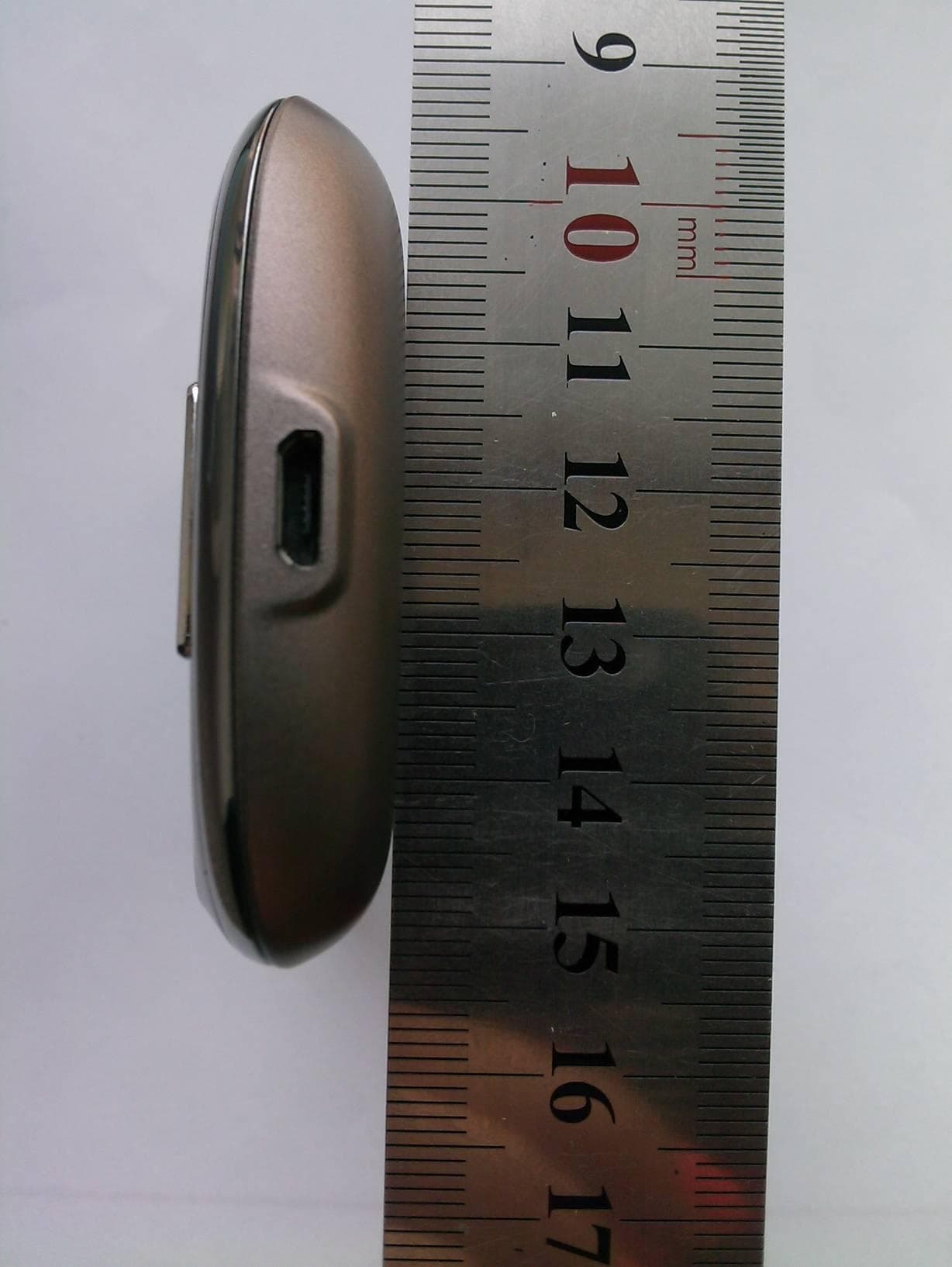 HSDPA/UMTS/GPRS/GSM/EDGE Mobile Phone with BT - FCC ID QISU8180-7 - Huawei Technologies Co.,Ltd (4)