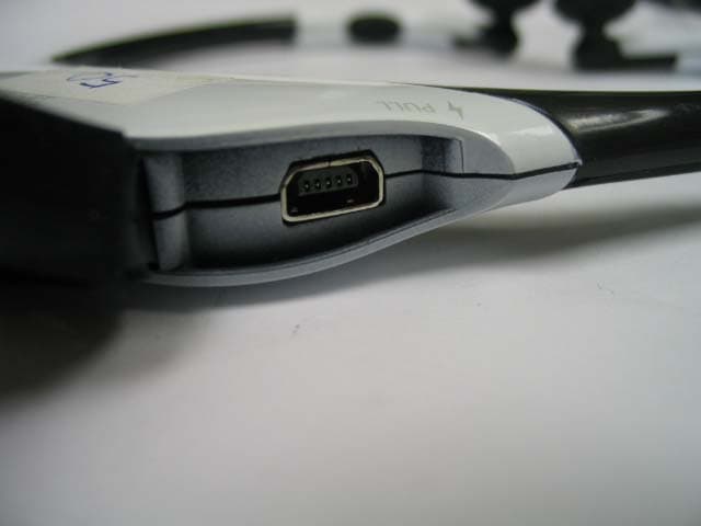 Bluetooth Headset - FCC ID QITBT3M - ConnecteDevice Limited (3)