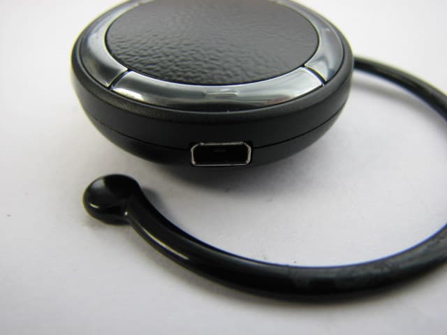 Bluetooth Headset - FCC ID QITBT3U - ConnecteDevice Limited (5)
