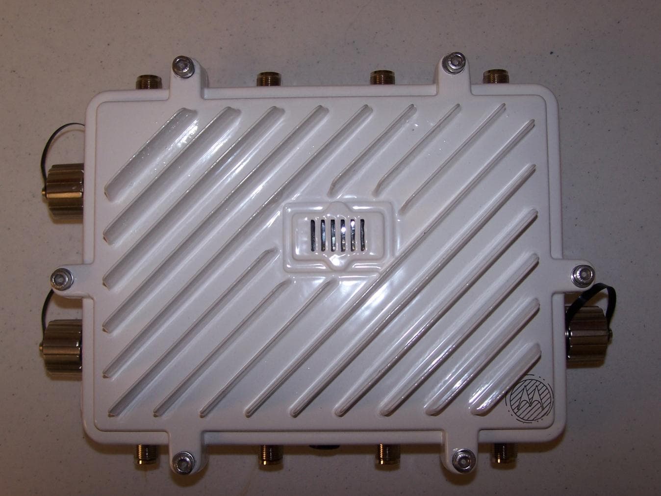 Mesh AP-7161 Outdoor Wireless Access Point - FCC ID QJEAP716102 - Zebra Technologies Corporation