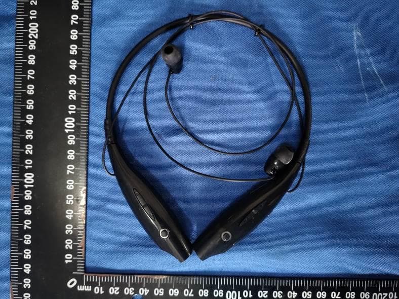 Wireless Bluetooth Headphones - FCC ID QKJ92016 - Man Shun Uinon Electronic Technology (Shenzhen) Co., Ltd.