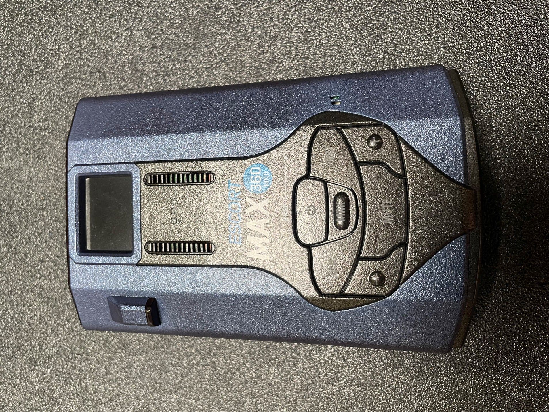 Radar Detector with Bluetooth - FCC ID QKLM13 - Escort Incorporated (2)