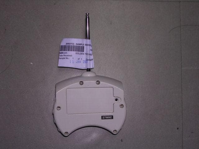 27MHz Transmitter - FCC ID QKX01033 - Golden Technology Electronic Toys Co. Ltd. (2)