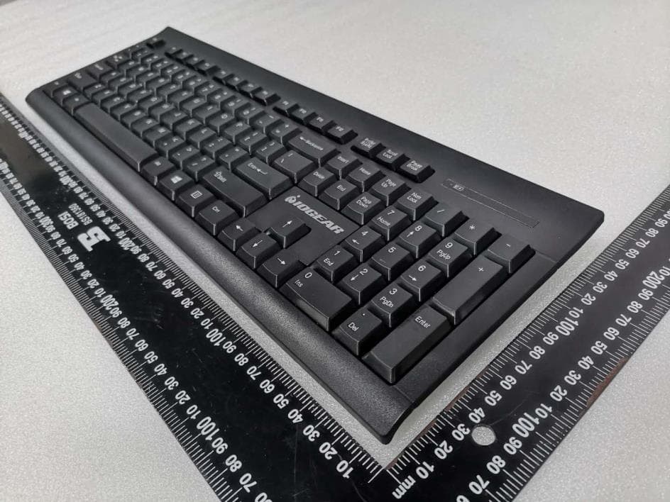 Long Range 2.4GHz Wireless Keyboard and Mouse Combo-Keyboard - FCC ID QLEGKM552RBK - ATEN Technology, Inc., dba IOGEAR