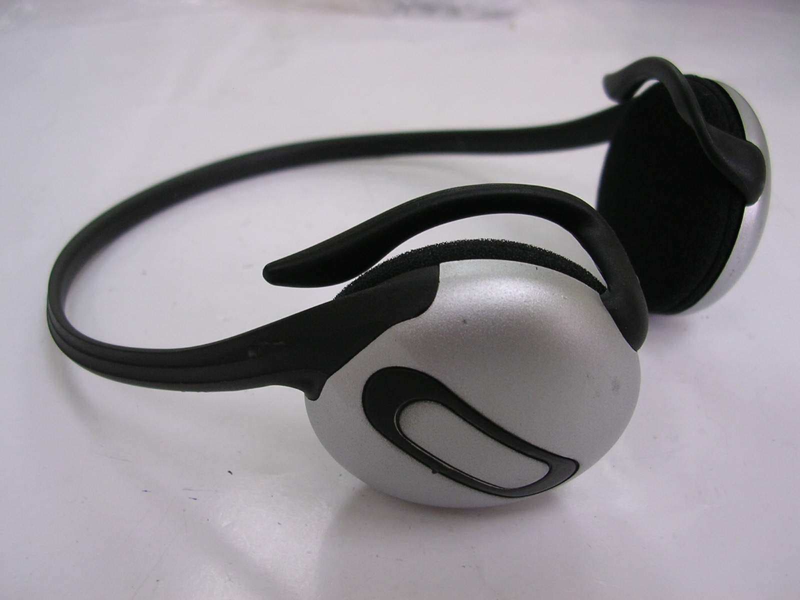 Bluetooth Headphone - FCC ID QLM0090410 - Antonio Precise Products Manufactory Ltd. (2)