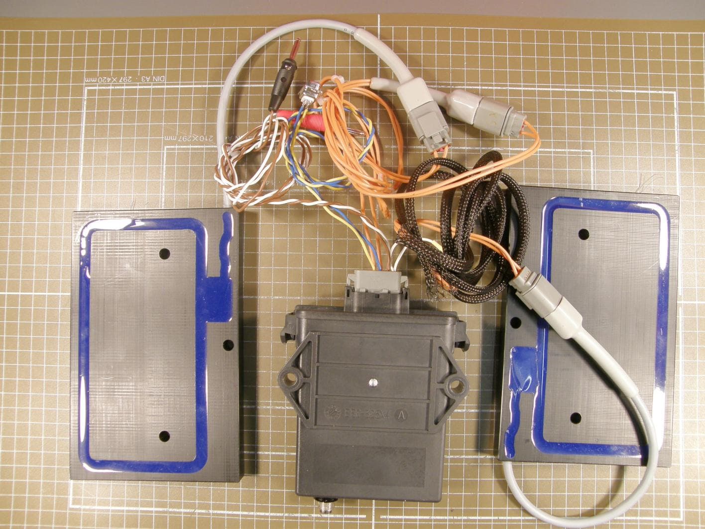 Protective field system - FCC ID QLXBSS0134 - Tera Tron GmbH