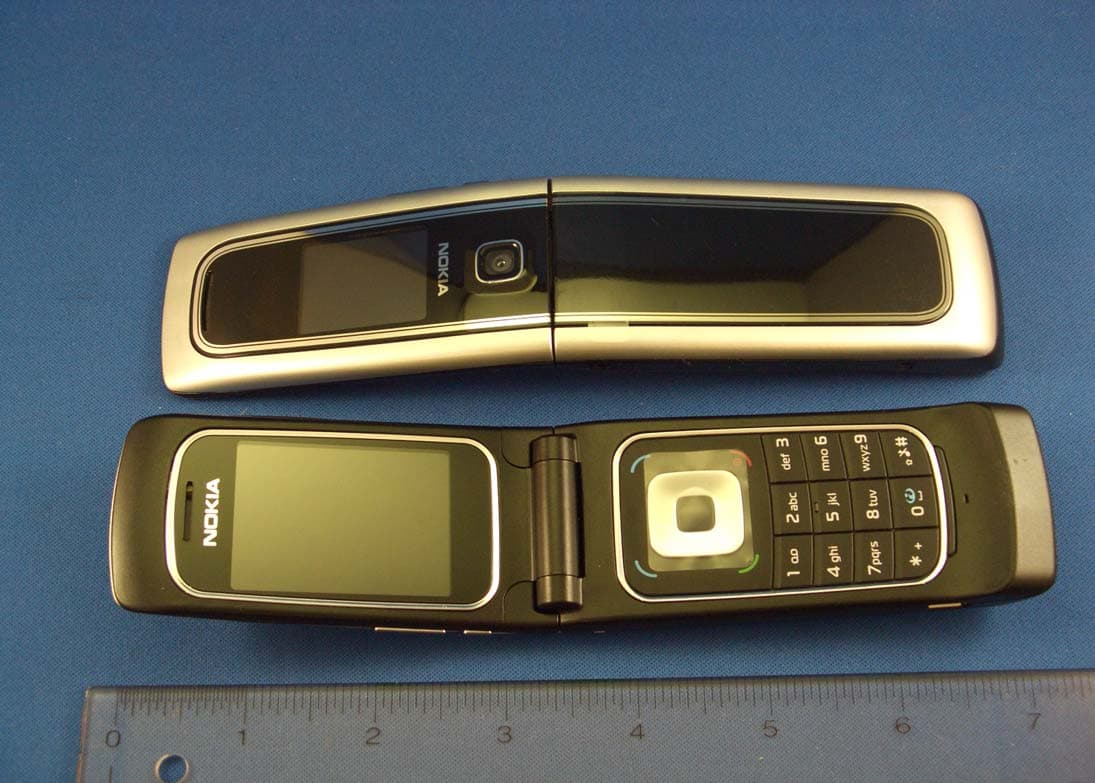 GSM850/900/1800/1900WCDMA850 Cellphone w/Bluetooth - FCC ID QMNRM-271 - Microsoft Corporation