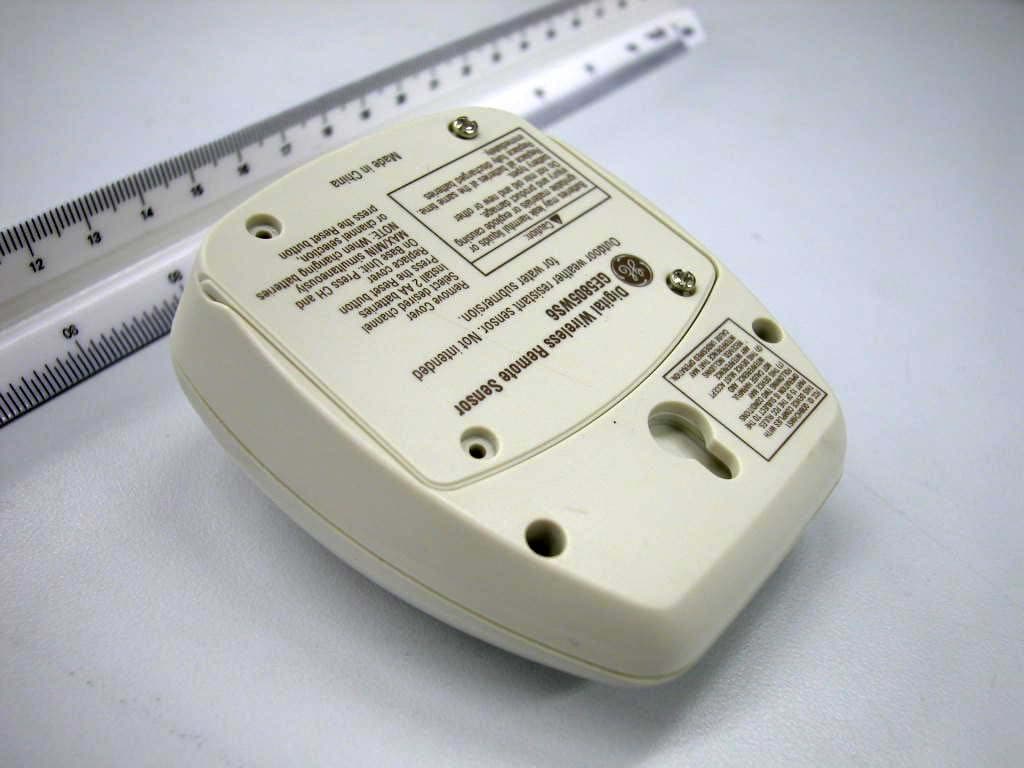 The In/Out Thermo-Hygrometer Alarm - FCC ID QOBHCHWS1 - Jasco Products Company LLC