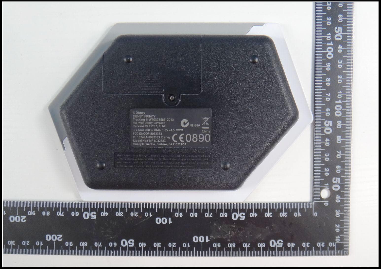13.56MHz RFID Reader - FCC ID QOF-8032383 - Disney Interactive Studios, Inc.