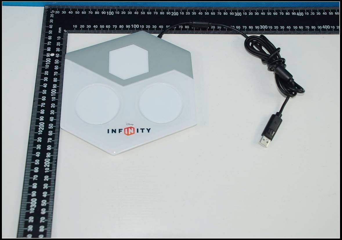13.56MHz RFID Reader - FCC ID QOF-8032385 - Disney Interactive Studios, Inc. (2)