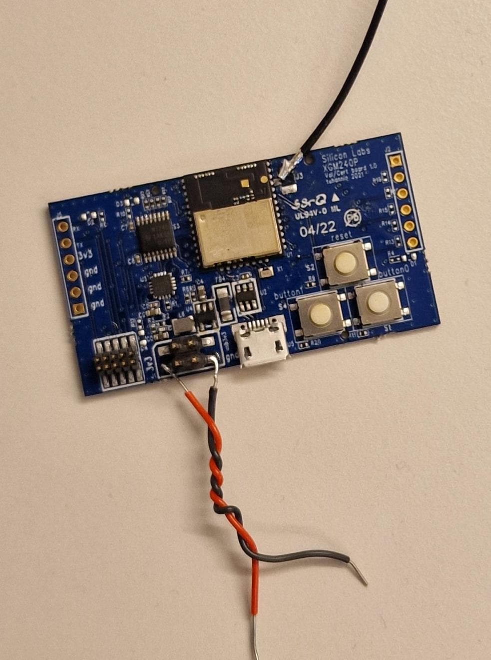 Bluetooth Low Energy and 802.15.4 wireless radio module - FCC ID QOQ-GM240P - Silicon Laboratories Finland Oy