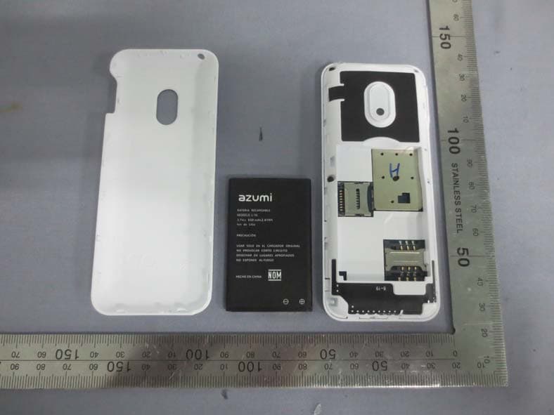 Mobile phone - FCC ID QRP-AZUMIL1N - Azumi S.A