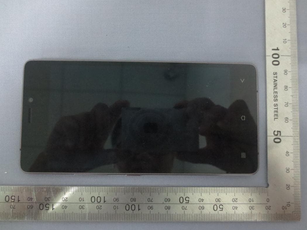 Mobile phone - FCC ID QRP-AZUMIULTRA - Azumi S.A