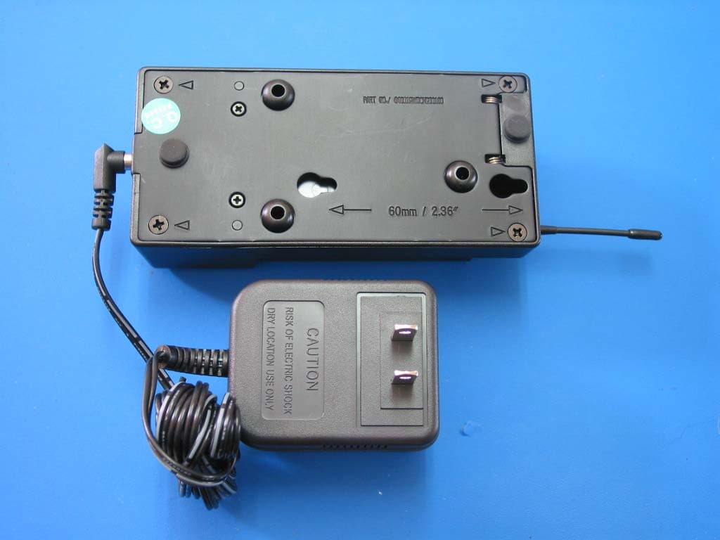 Wireless Microphone ( Handset ) - FCC ID QS6-GWD900T - Taiwan Gomet Technology Co., Ltd. (3)