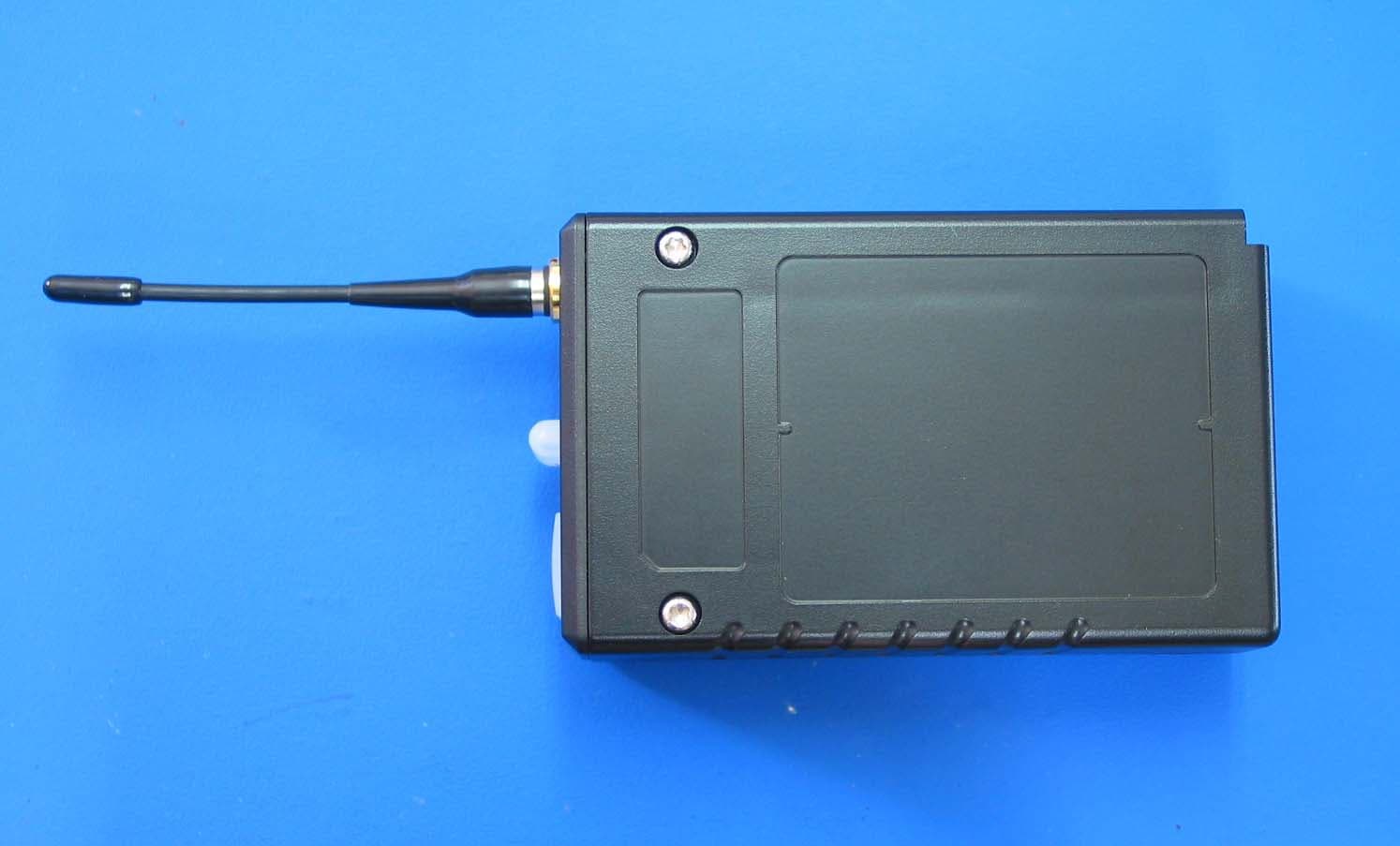 Wireless Microphone ( Handset ) - FCC ID QS6-GWD900T - Taiwan Gomet Technology Co., Ltd. (2)