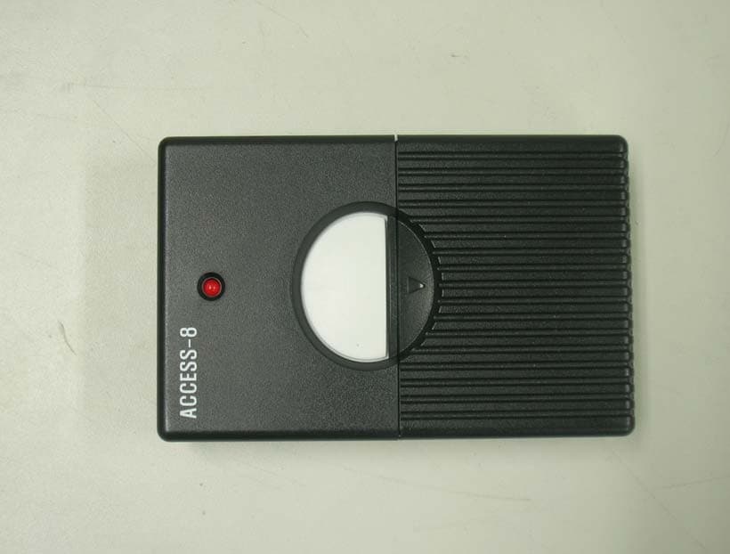 Handheld Transmitter - FCC ID QT2T08YOUNG - Young Electronics Corporation.