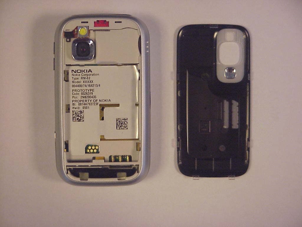 GSM900/1800/1900 Phone w/BT - FCC ID QTKRM-82 - Microsoft Corporation