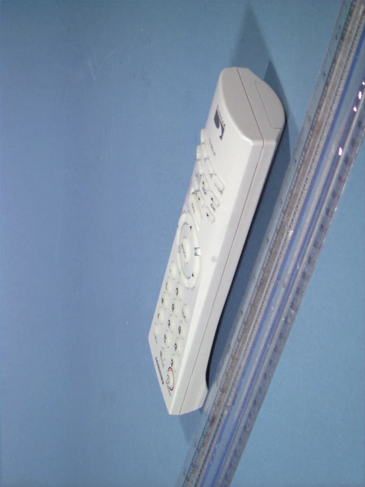 Remote Control Transmitter No. RRC9200-08xxR - FCC ID QVE-0103-001 - SMK Manufacturing, Inc. (2)