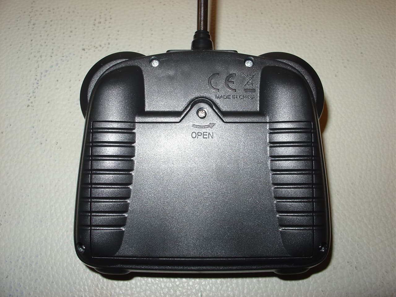 27 MHZ WIRELESS R/C TOY-TX - FCC ID QW70205 - Hobbyengine Model Ltd. (2)