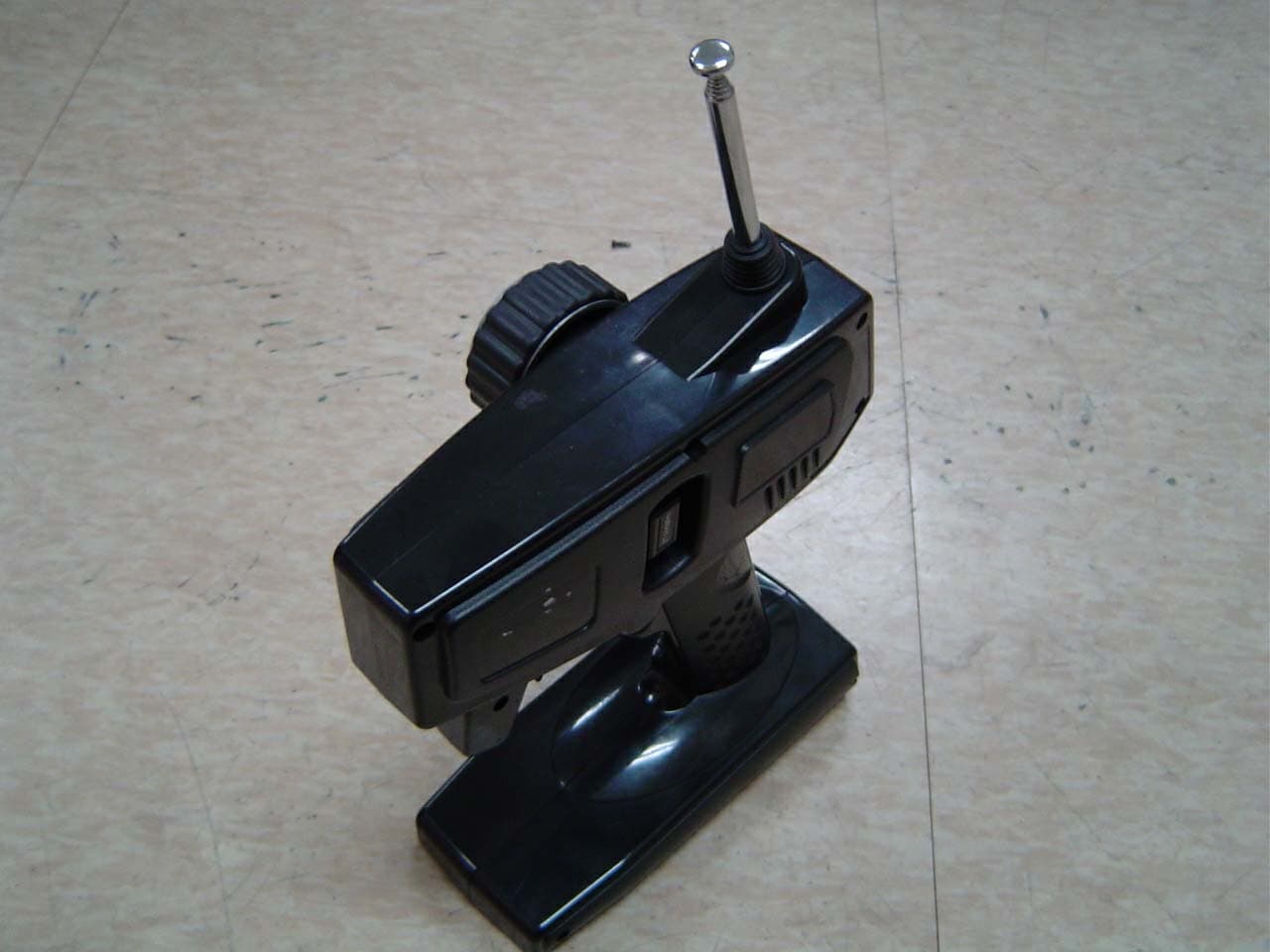 26.96-27.28 MHz WIRELESS R/CTX - FCC ID QW7GB03XX - Hobbyengine Model Ltd. (2)