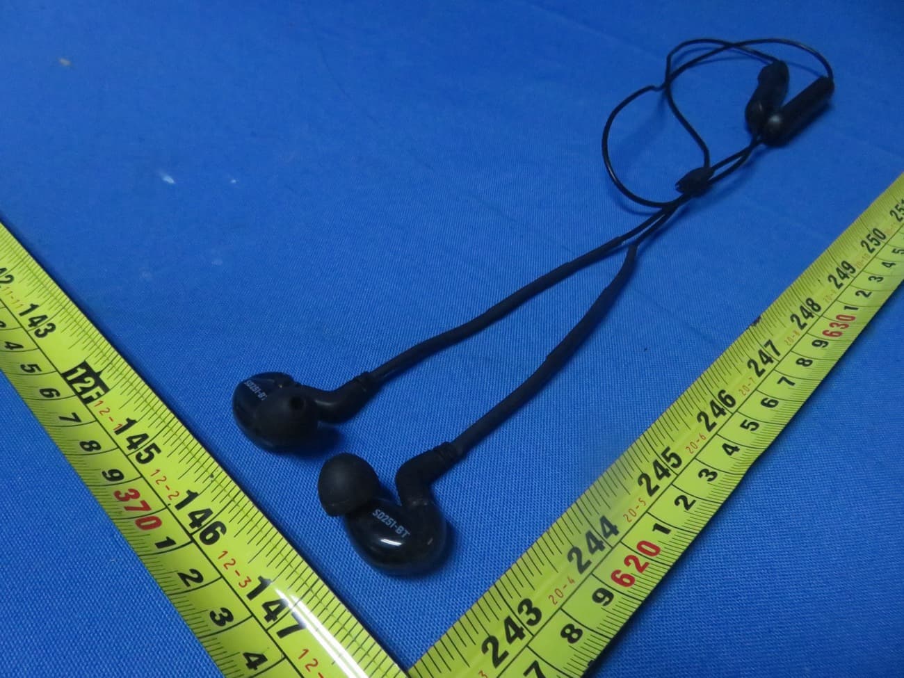 Wireless Earphone - FCC ID QWHSD251-BT - Music Tribe Commercial MY Sdn. Bhd. (3)