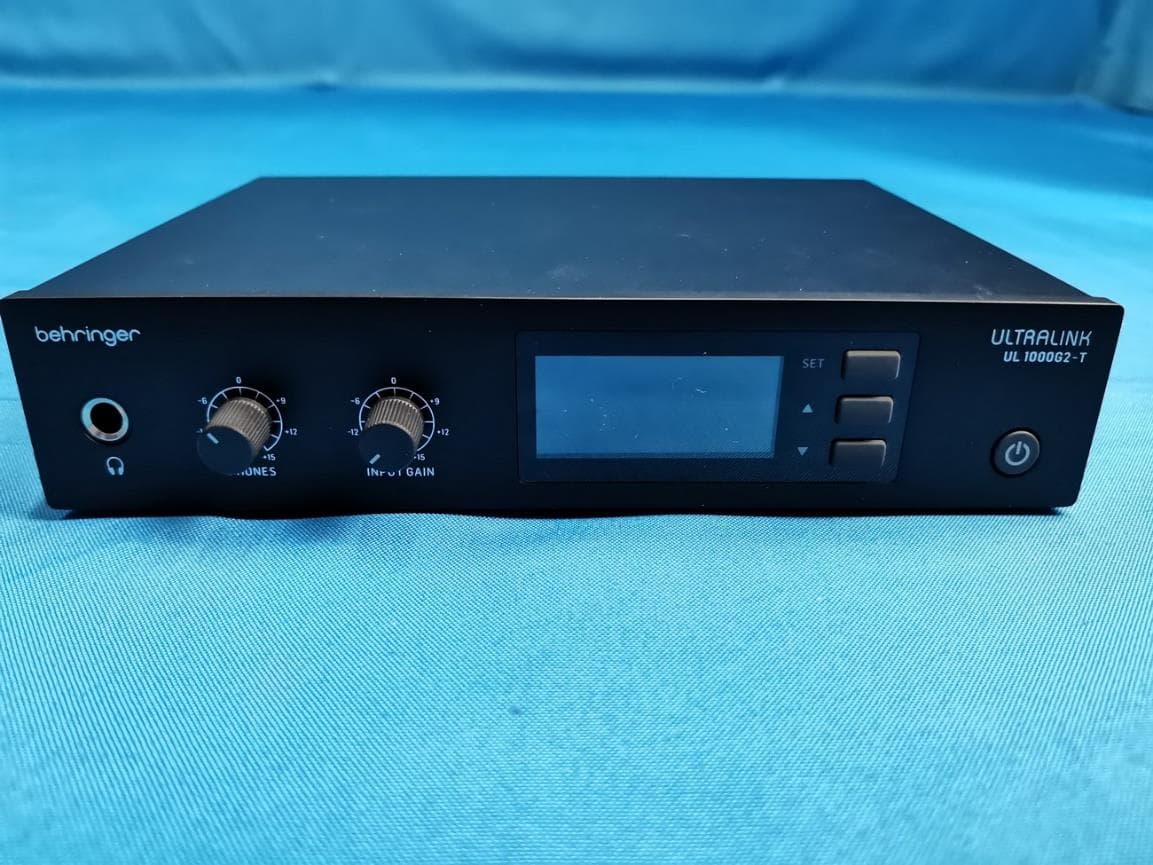 High-Performance UHF Wireless In-Ear Monitoring System - FCC ID QWHUL1-T - Music Tribe Commercial MY Sdn. Bhd. (2)
