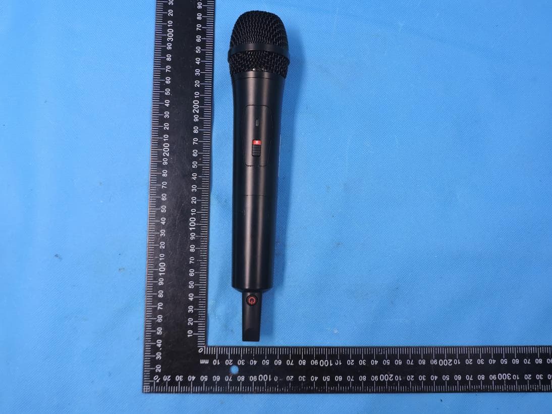 UHF Wireless System with Handheld Microphone - FCC ID QWHXTM1-35 - Music Tribe Commercial MY Sdn. Bhd. (5)