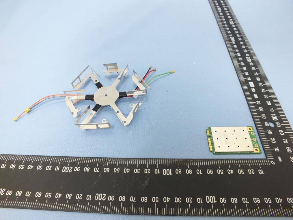 11ac 5G radio module - FCC ID QXO-AP3825E - Extreme Networks, Inc. (4)