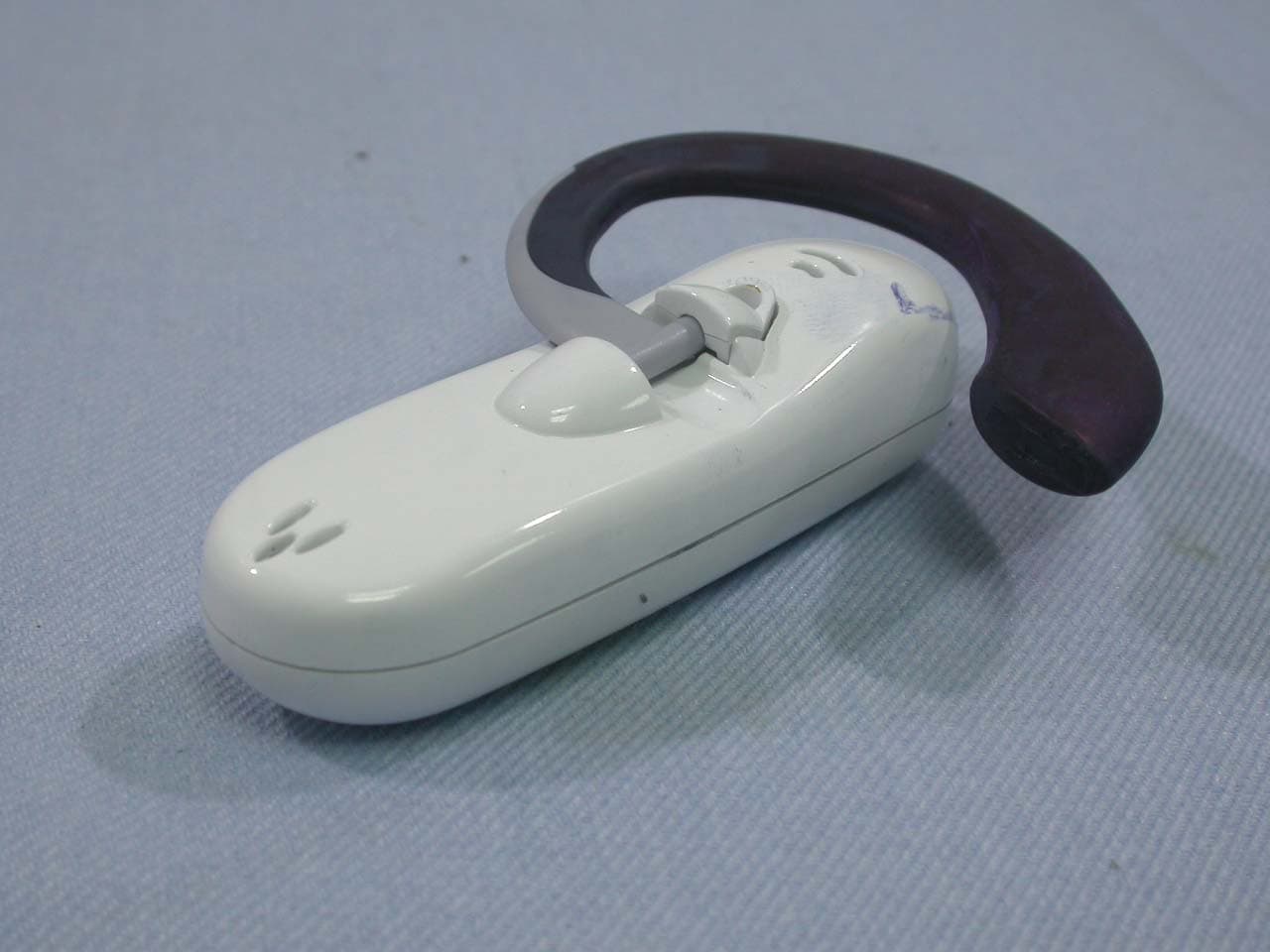 Bluetooth Mobile Headset - FCC ID QYDBT315H01 - KINGENE Technology Corporation (4)