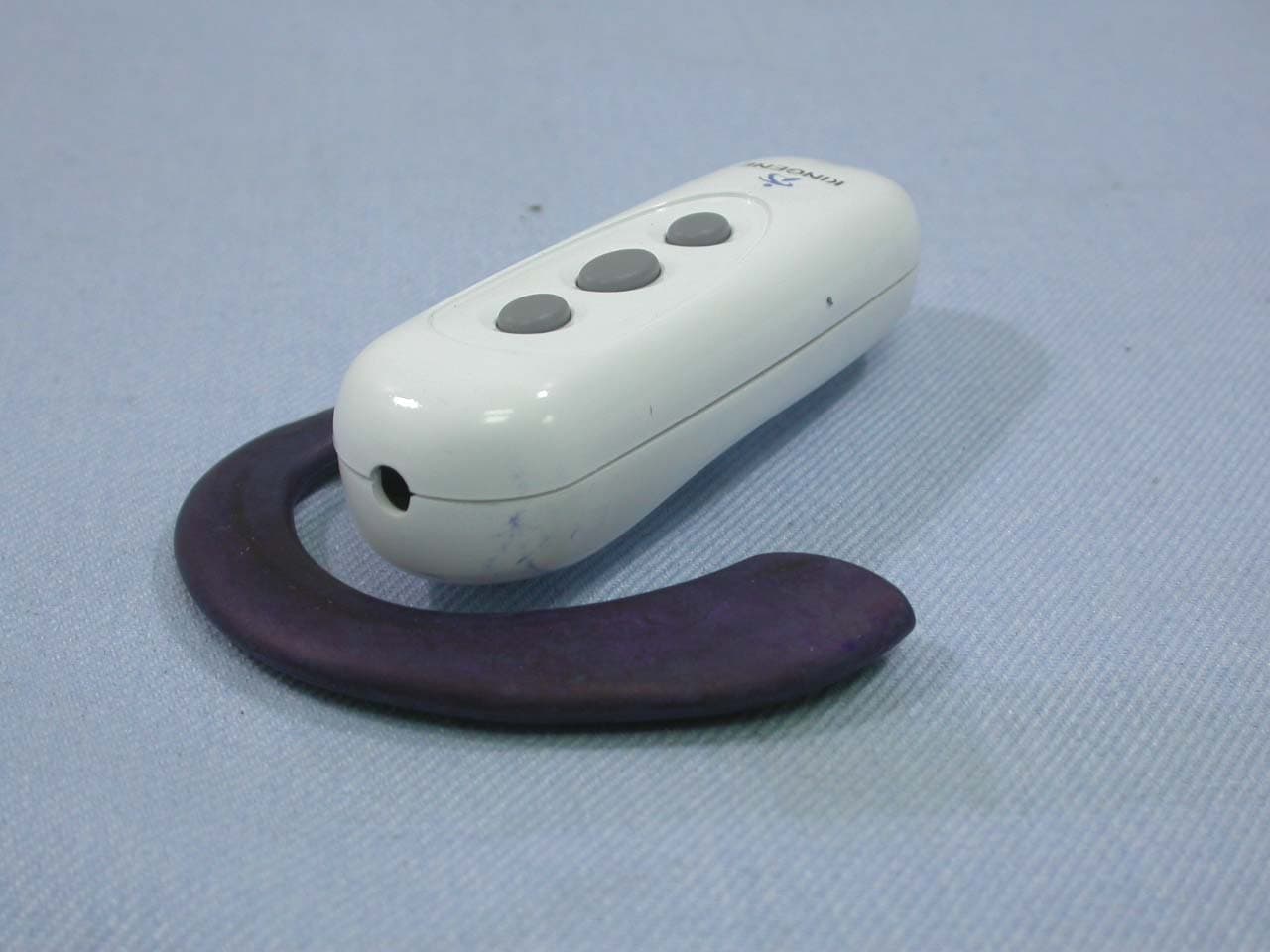 Bluetooth Mobile Headset - FCC ID QYDBT315H01 - KINGENE Technology Corporation (3)