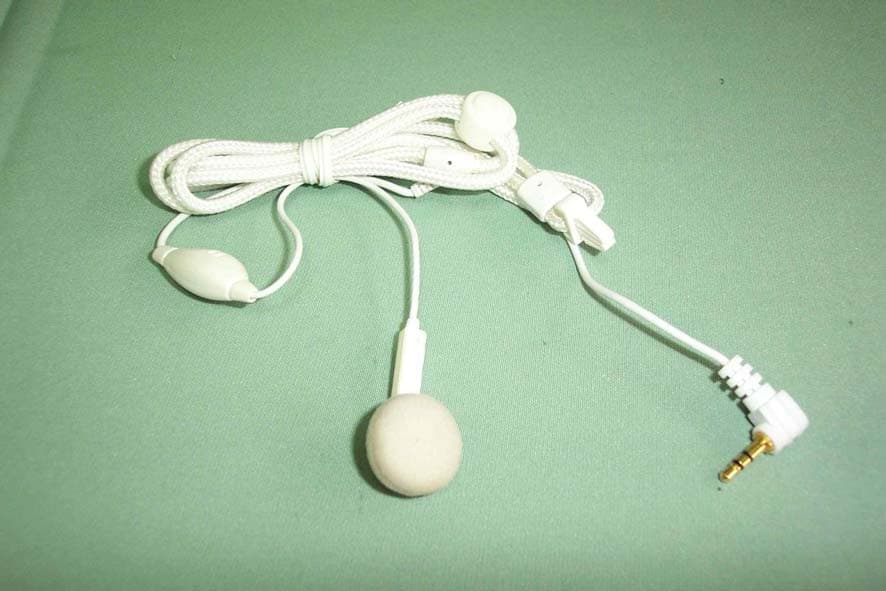 Bluetooth Mobile Headset - FCC ID QYDBT410H01 - KINGENE Technology Corporation (5)