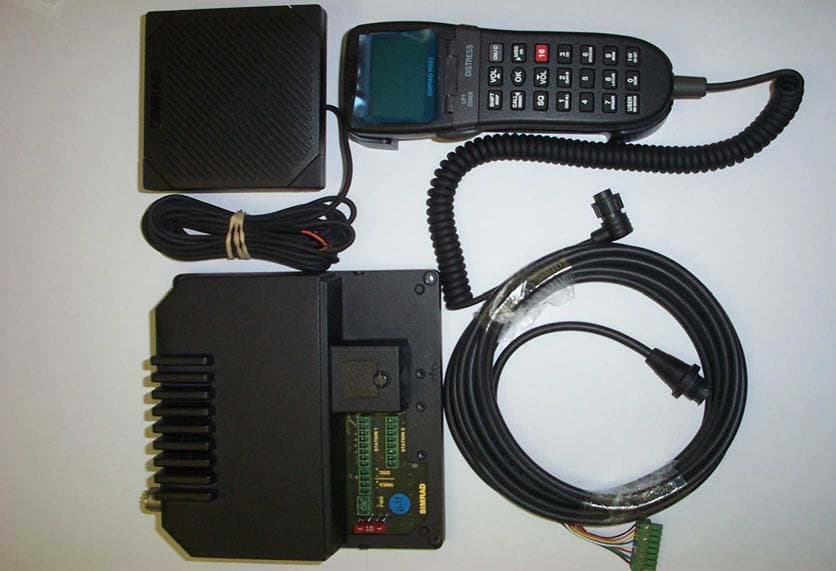 VHF marine raidotelephone - DSC upgradeable - FCC ID QYSRS80B - Simrad Ltd