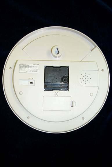 Wireless Doorbell Receiver w/ Analog Clock - FCC ID QZHSCILCD101 - Styling city industries ltd. (2)