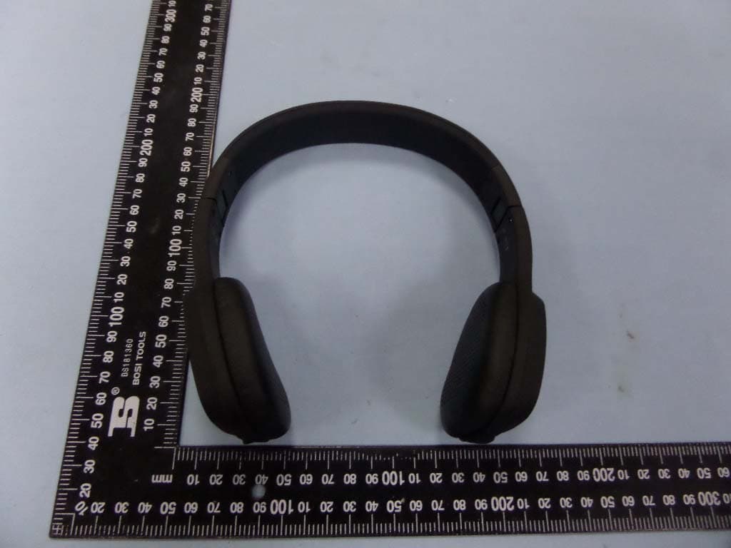 Bluetooth headset - FCC ID R2GL5A - Lezun Limited (5)