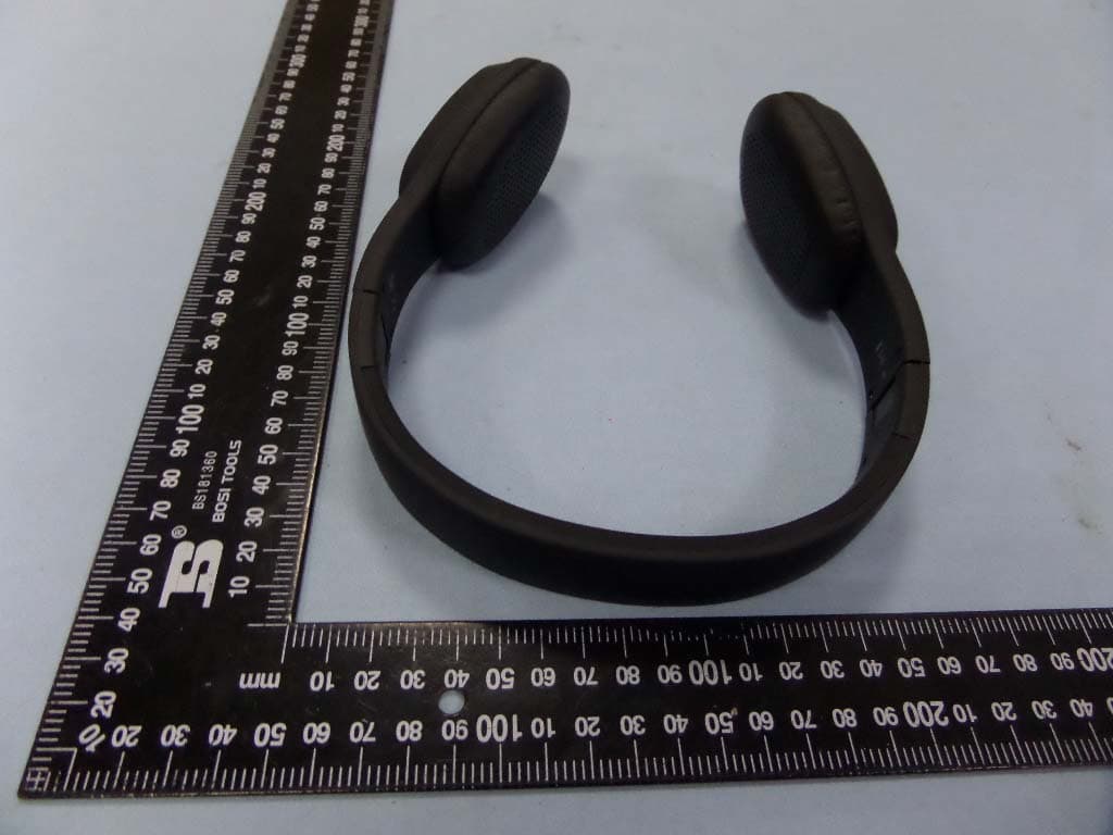 Bluetooth headset - FCC ID R2GL5A - Lezun Limited (3)