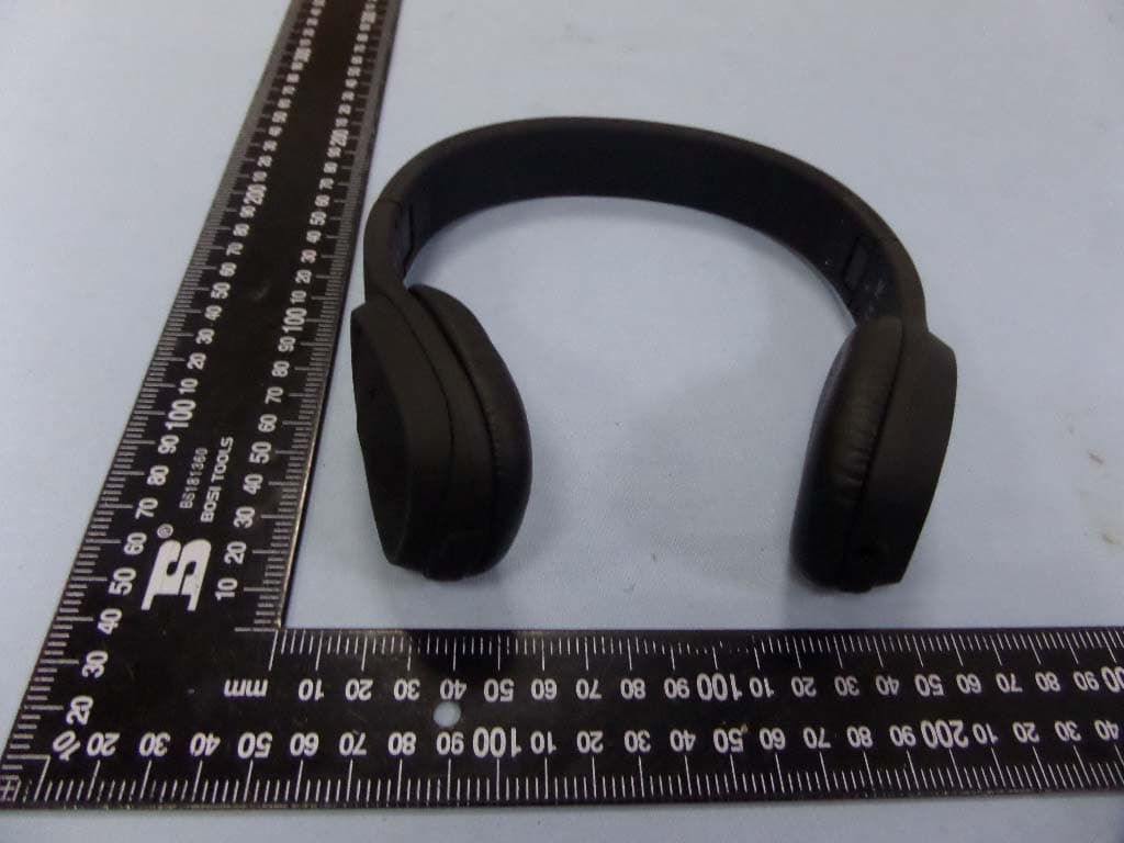 Bluetooth headset - FCC ID R2GL5A - Lezun Limited (4)