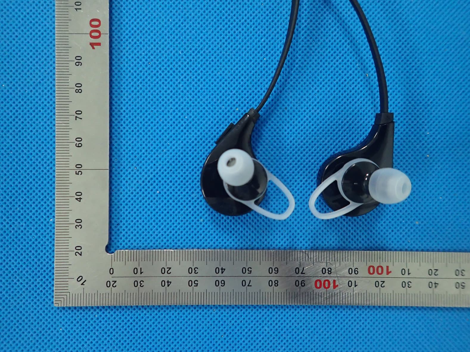 Bluetooth headset - FCC ID R2MAE01 - AVLINK INDUSTRIAL CO., LTD