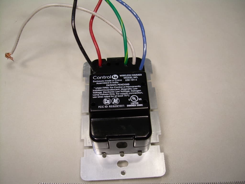 Wireless Dimmer - FCC ID R33C4DIM101Z - Snap One, LLC